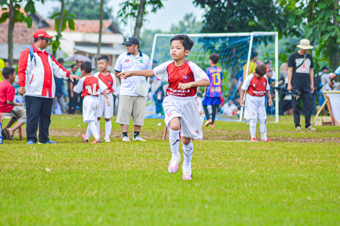 https://hisyam-abqori.khitanan.id/dirmember/00000002/muhamad_fauzan/photo-17720-11249-l-202507151241.jpg