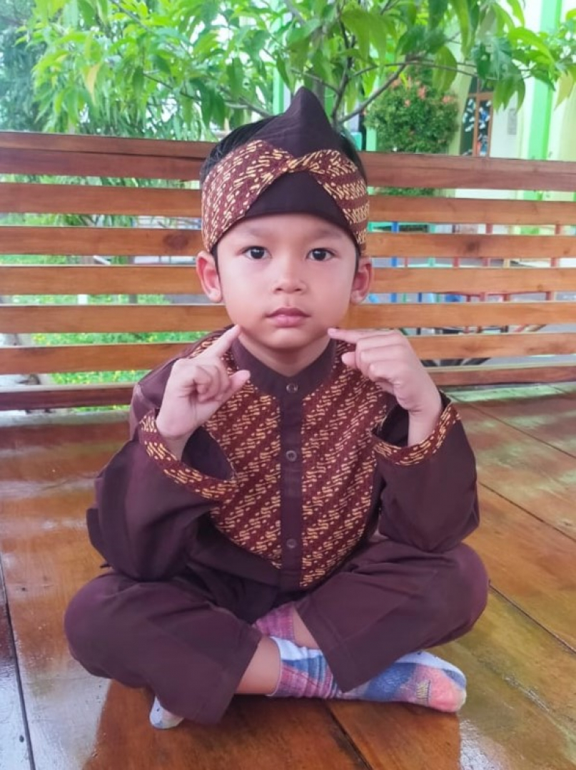 https://hisyam-abqori.khitanan.id/dirmember/00000002/muhamad_fauzan/photo-17720-11250-l-202507151241.jpg